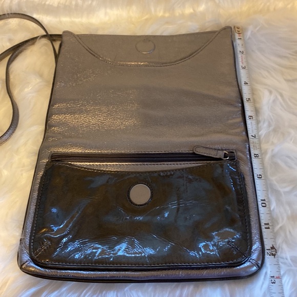 BRIGHTON ASHER organizer bag. Pewter/Grey cross body LIKE NEW condition - Picture 8 of 10